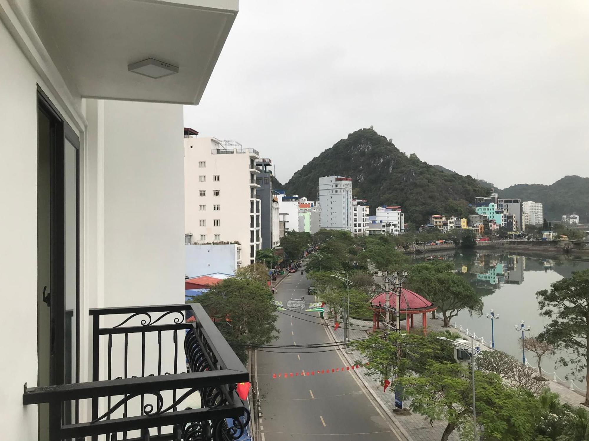 Sea Balcony Hotel Dong Khe Sau Exteriör bild